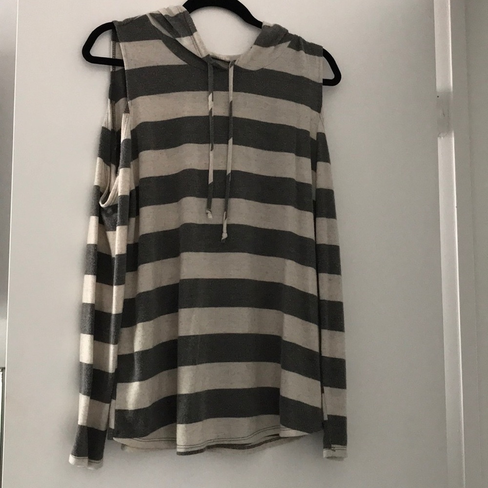 Gray and cream colors hoodie! Super soft